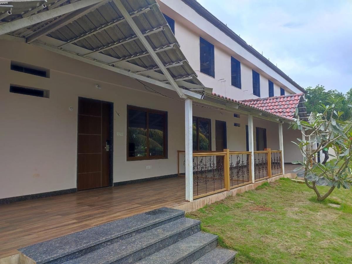 Sterling Banashree Badami Hotel Kültér fotó