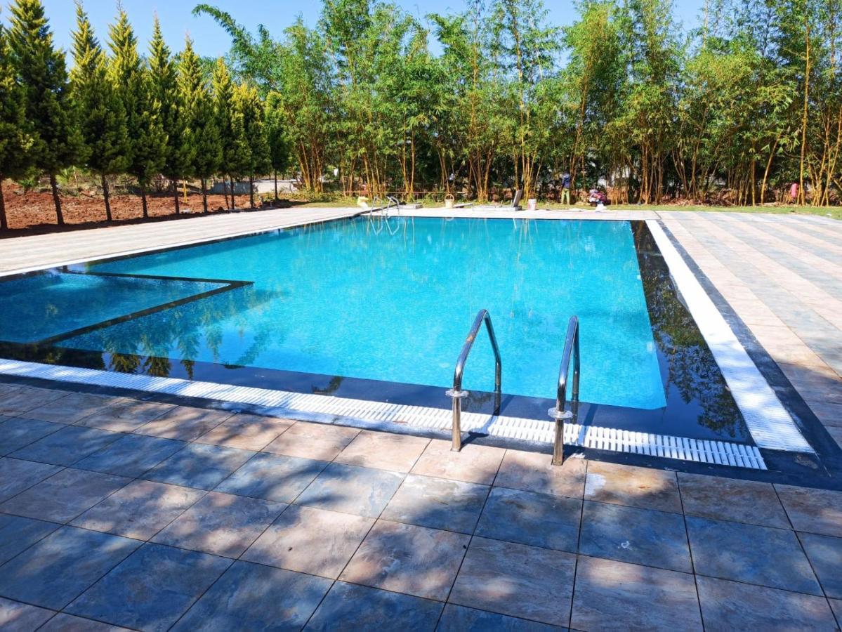 Sterling Banashree Badami Hotel Kültér fotó