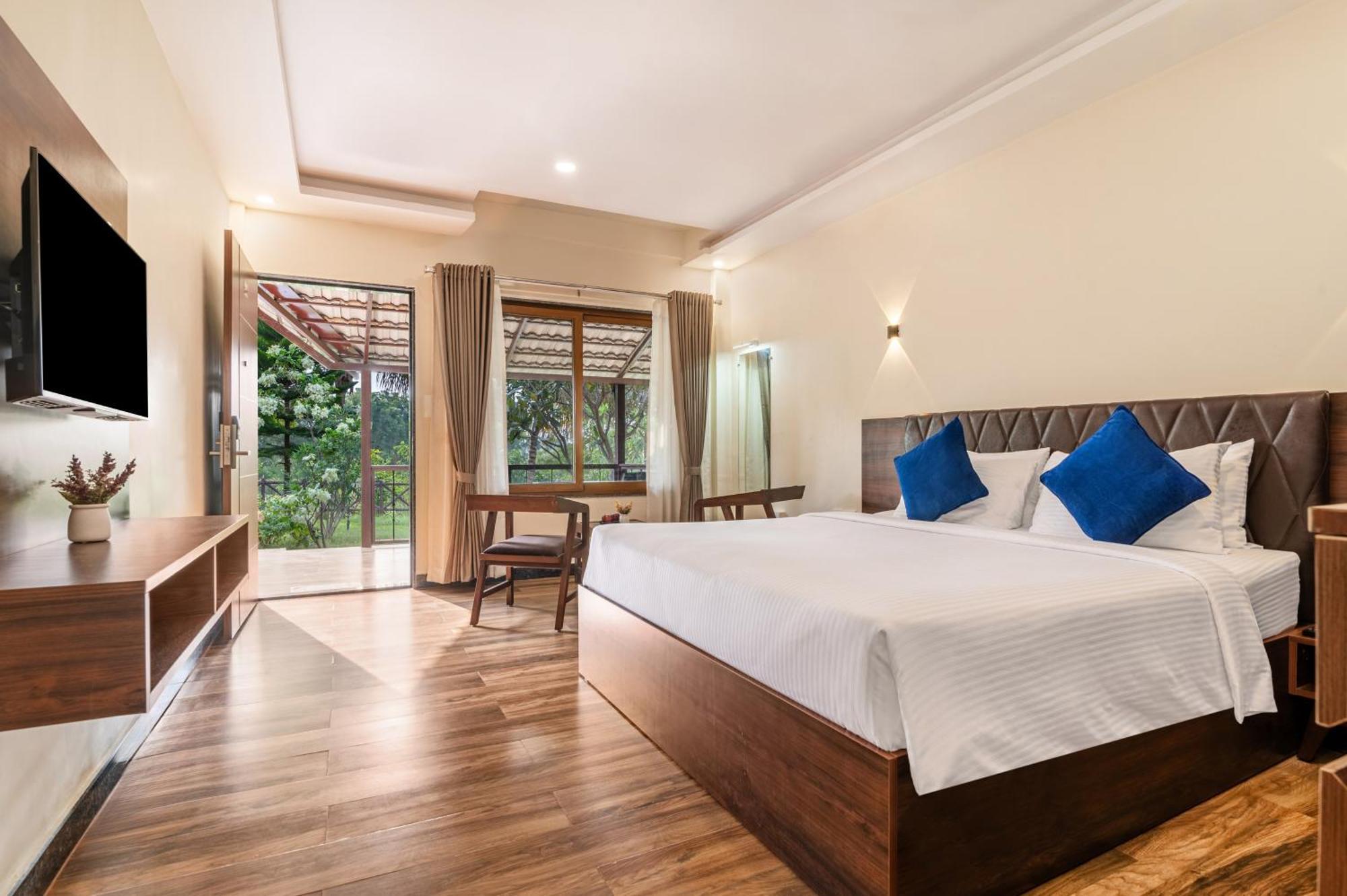 Sterling Banashree Badami Hotel Kültér fotó