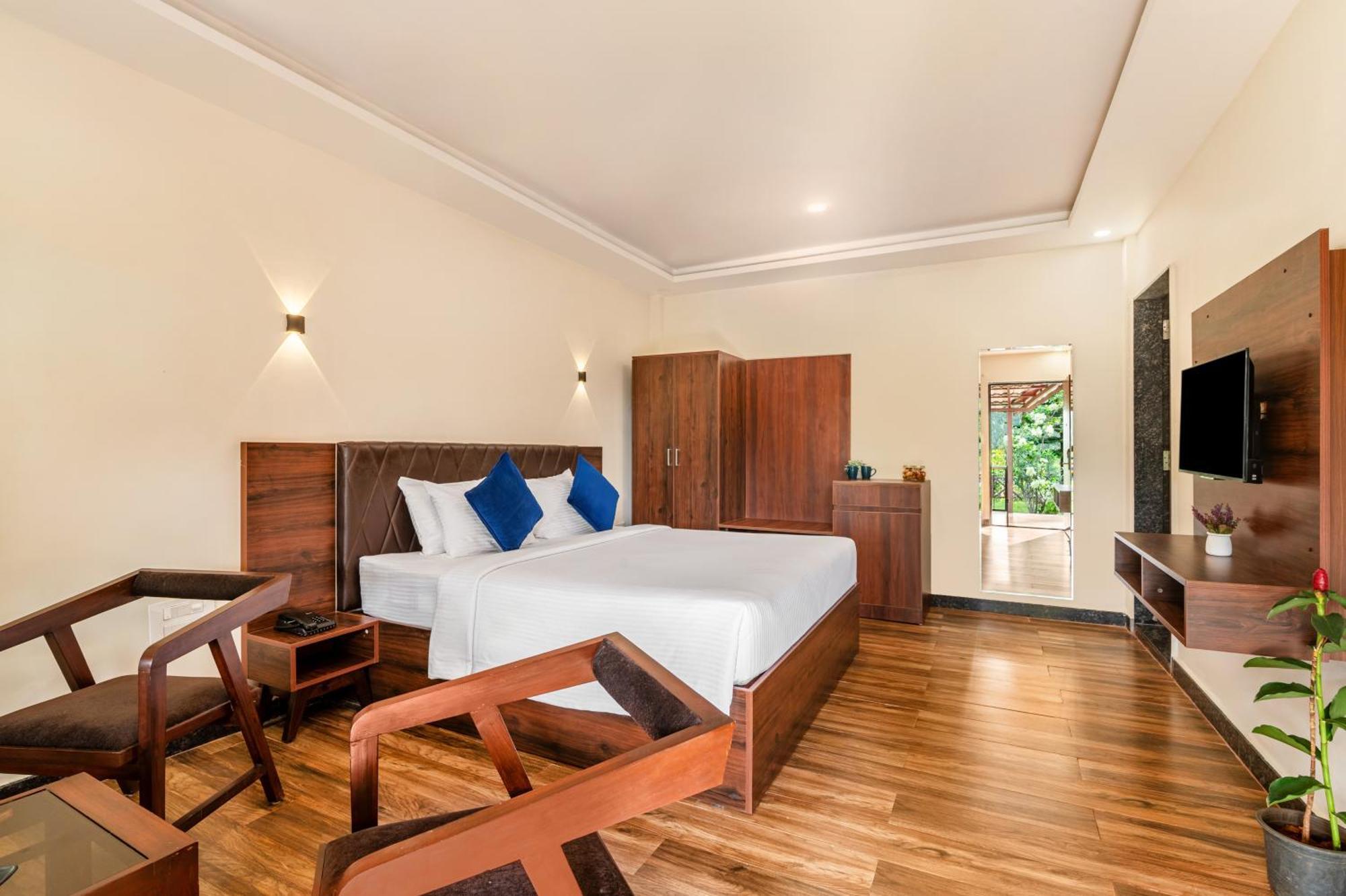 Sterling Banashree Badami Hotel Kültér fotó