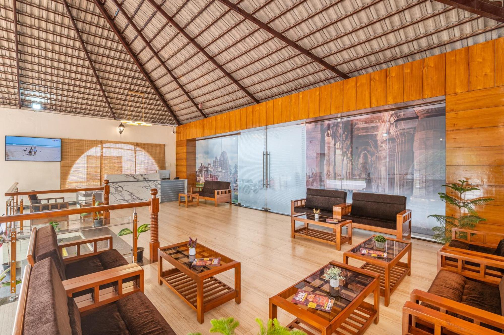 Sterling Banashree Badami Hotel Kültér fotó