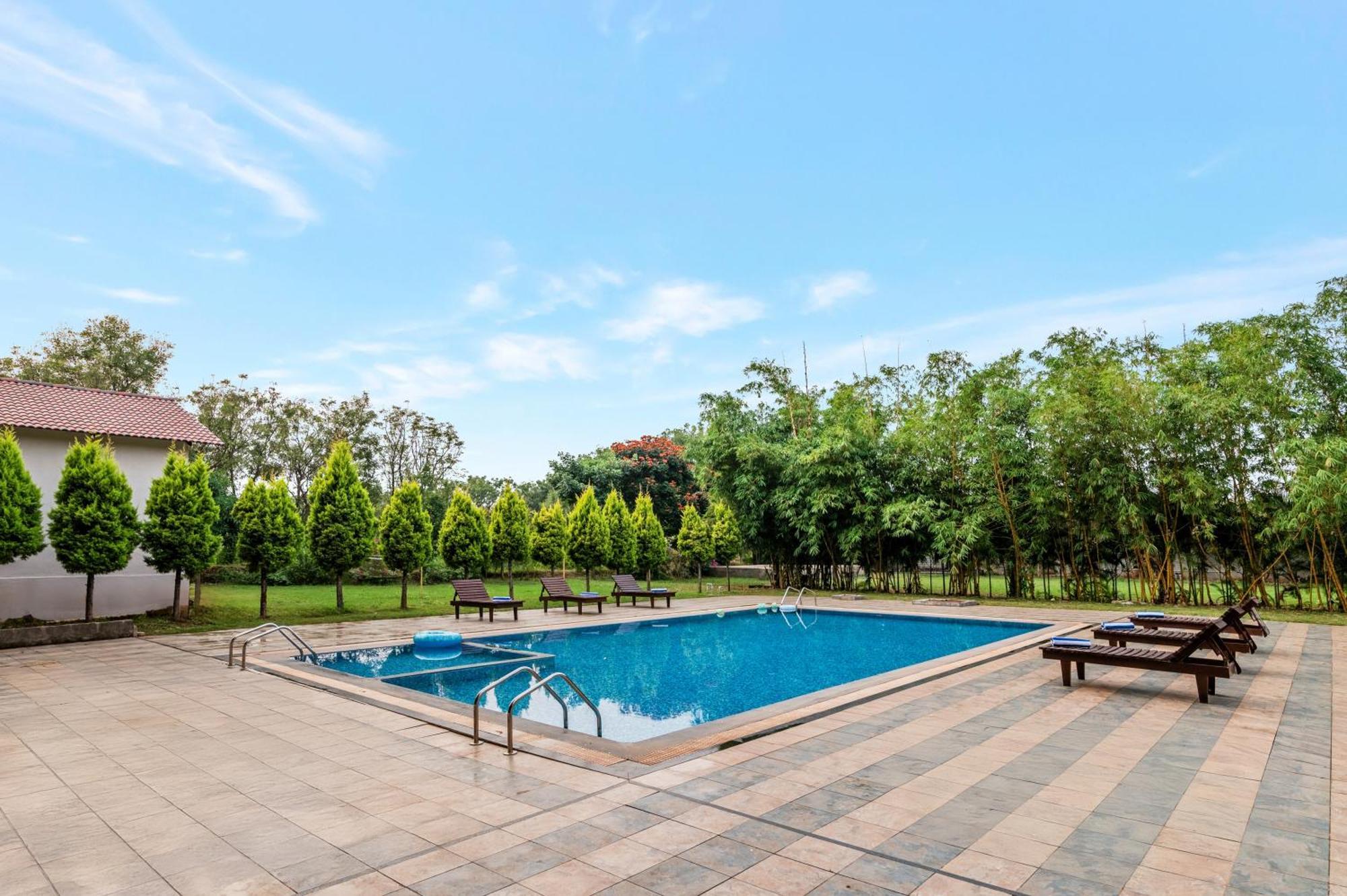 Sterling Banashree Badami Hotel Kültér fotó